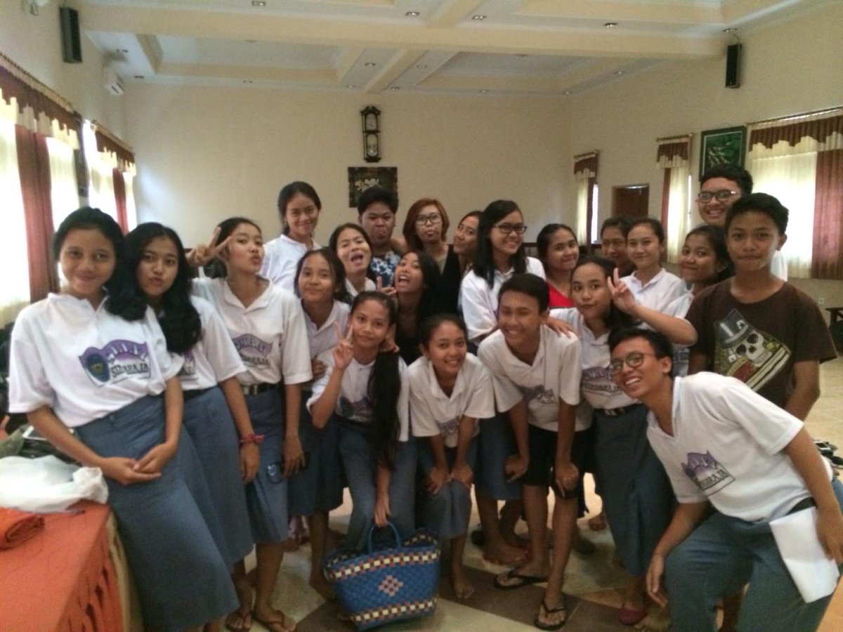 maulidia_moli's tweet photo. teater KONTRAS. http://t.co/yQSt6Oe5ue