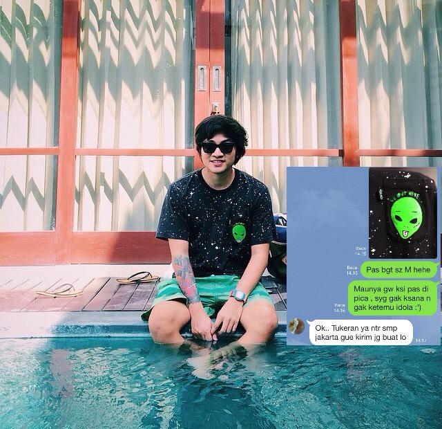 yolandow's tweet photo. Thx bang pwgdochi uda mau pake tees pemberian gw :') http://t.co/IUx1Hy9Q1B