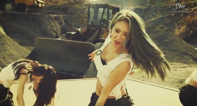 seulililac's tweet photo. SNSD 'Catch me if you can' mv (CAP) Hyoyeon #CatchHyoyeon #catchGG #CatchMeIfYouCan http://t.co/e6wIV44hk8