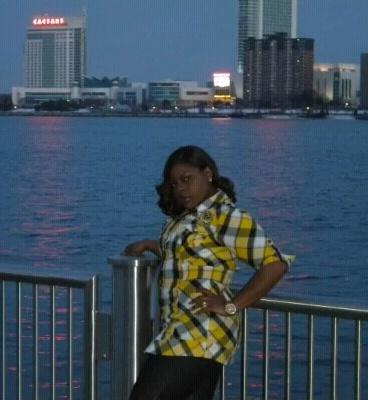 MsUndastoood's tweet photo. #DetroitChic http://t.co/4m0eBscVP8