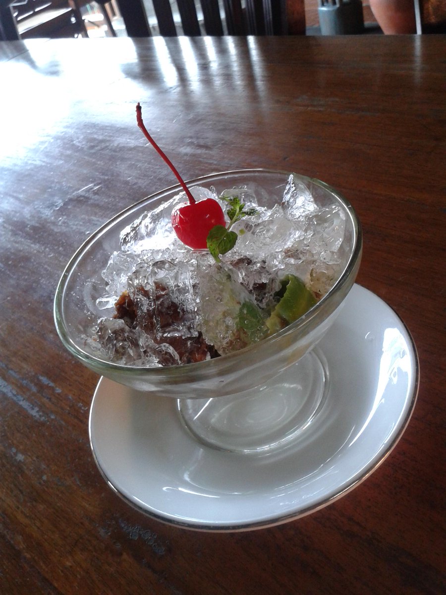 bumi_aki's tweet photo. Es Apukat
menu #Bumi_aki http://t.co/QUQpbNVuh8