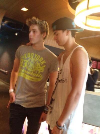 breadsmiling's tweet image. ヽ(*⌒∇⌒*)ﾉ