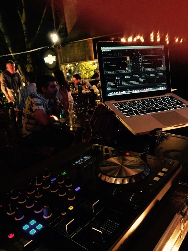 GOMusicaSonido's tweet photo. Comenzando con #GoDjsMusic CoolMusic #Terrazas en #PhBar con @zabaletamarcos @GODjsMusic @GOMusicaSonido @malemi14 http://t.co/Zkf0N4FgkZ