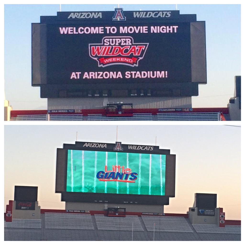 evitab5's tweet photo. Thank you @AZATHLETICS and @Greg_Byrne #movienight #2ndannual #tradition #SuperWildcatWeekend http://t.co/4FDyuvo220