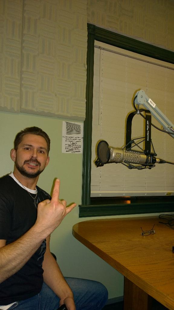 SilencedScorn's tweet photo. The singer in his natural habitat!! @thepitradioshow http://t.co/4SuwBVa2i8
