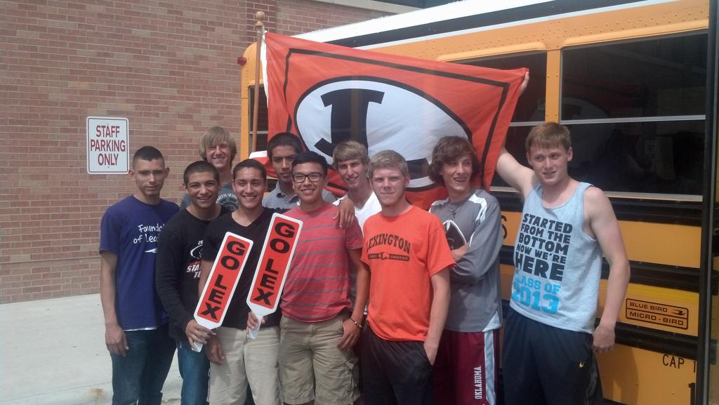 chanflynn14's tweet photo. #tbt to state track 2013 😂🏃🏆 @enyasac @FranciscoooRod @Brodalicious_21 @KodyKTrey3 @balvidrez11 @JoshA7325 @GJR0D http://t.co/7OxFN7wl9v