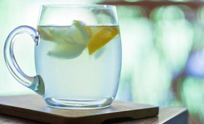 Metro_TV's tweet photo. Perbaiki Mood Anda dengan Segelas Lemon Hangat 
http://t.co/wKxzXRS1f2 http://t.co/r1fGDCyLR4