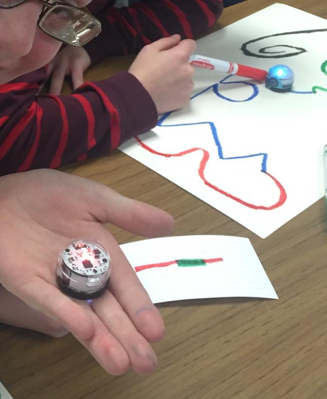 kerszi's tweet photo. Hey @OZOBOT, you're a big hit with my students! Thanks for being awesome! #edtech #wedgwoodelem #EduRobots http://t.co/ejhKUW36Go