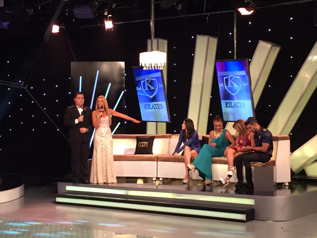 tcsoyelmejor's tweet photo. ¡De infarto! @Gabypazmino y @MiguelCedenoC siguen con la farándula más VIP. ¡LOS MEJORES solo en TC!
#MeGustaSerVIP http://t.co/ojNCXuJFOL