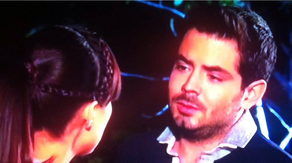 Jessiliners's tweet image. No! No es tarde para su amor, Carmen y Felipe. 💗😍 @joseedu92 @JessicaDecote