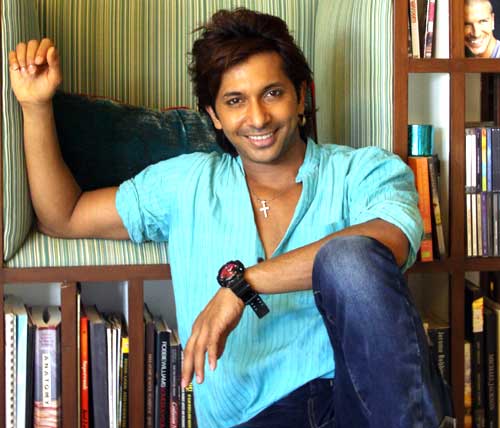 100cities wishes a very happy birthday to Terence Lewis - 