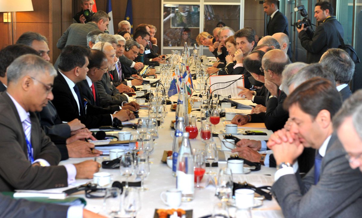sitaram_thakare's tweet image. BJPOdisha: PM Shri narendramodi at the Round Table Meeting with the French CEOs on Infrastructure in Paris #modiin…