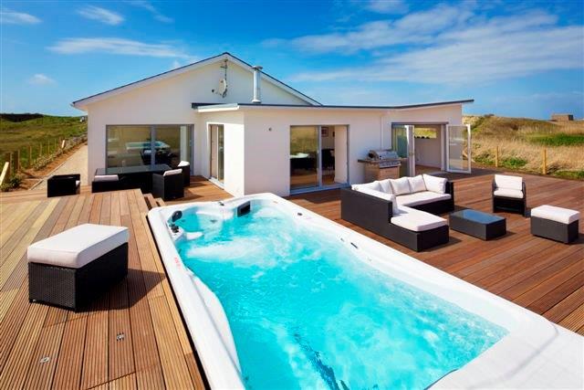 MasterSpasEU's tweet photo. #Hottest day of the year! Come cool off and try out our #swim #spas in your nearest #showrooms http://t.co/Uz6I4yiSVU http://t.co/6W2wcEnFDu
