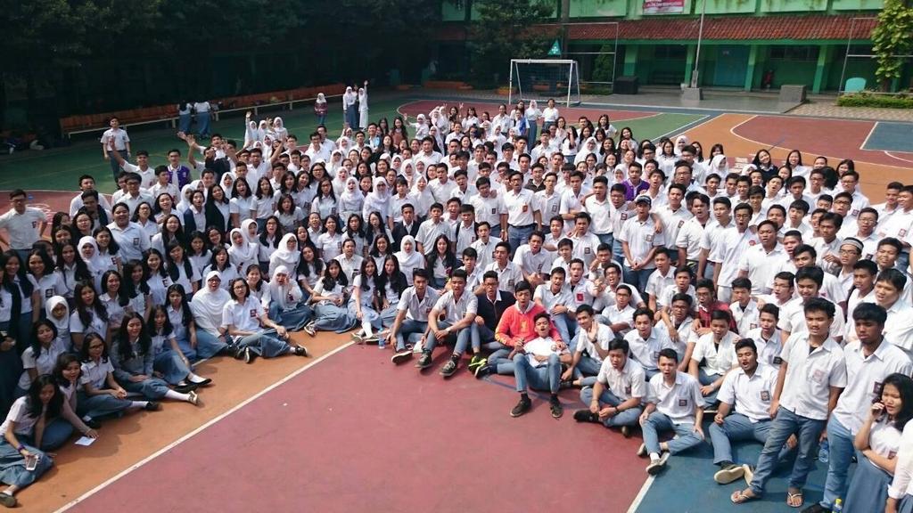diariumbi's tweet photo. Semoga kita semua mendapat kemudahan dlm menempuh UN &amp; lulus dari sekolah dengan hasil yg memuaskan :") @Diverso7815 http://t.co/r99KqqRQpo
