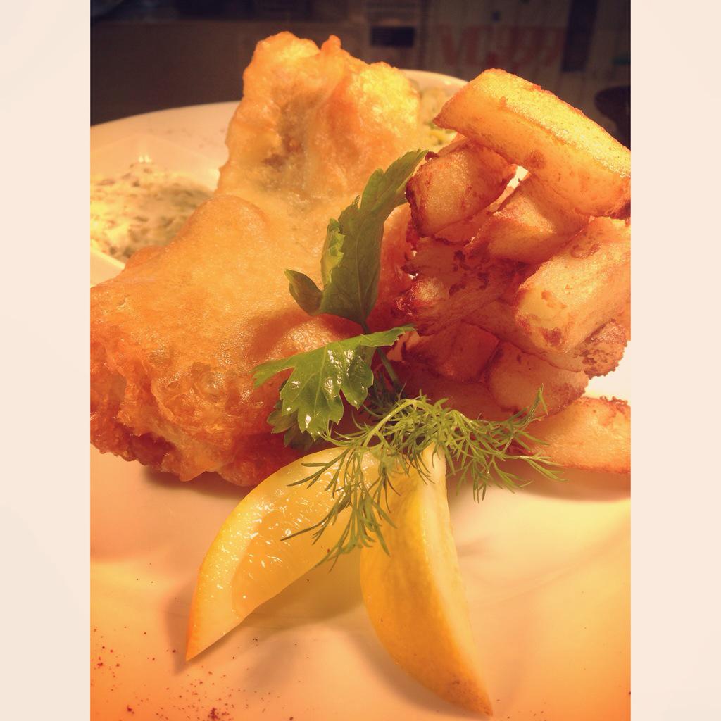 two dishes from our lunchtime menu. we are serving food daily from 12 until 2. 😊☀️