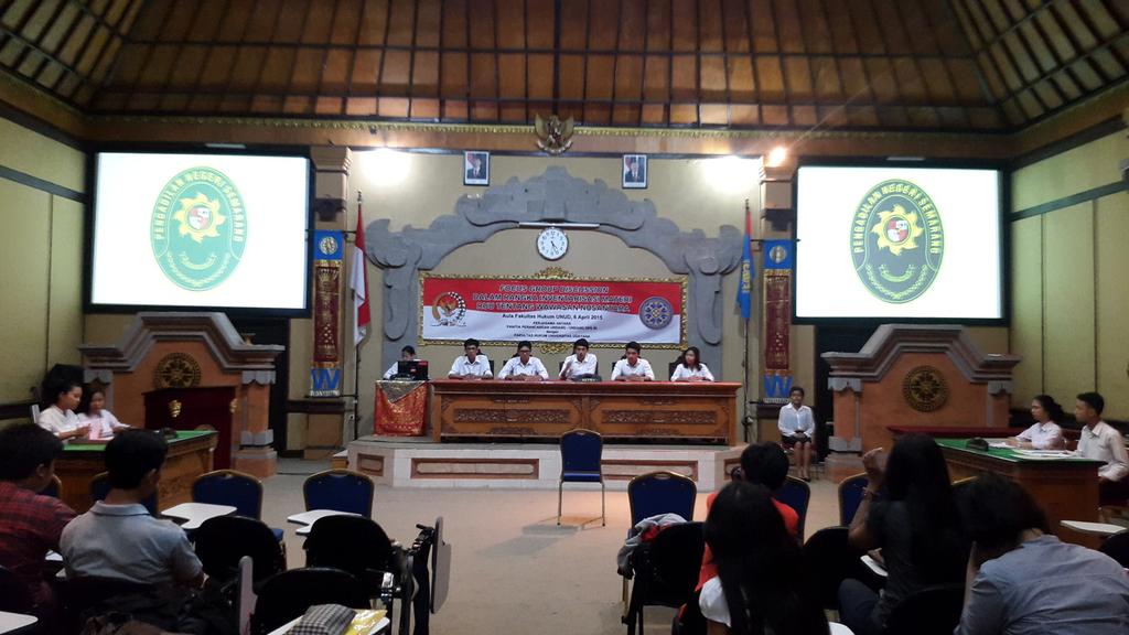 RPPS_UMCC's tweet photo. Sedang berlangsung gladi Internal Mooting UMCC FH Unud 2015 http://t.co/GDyldfrPb8