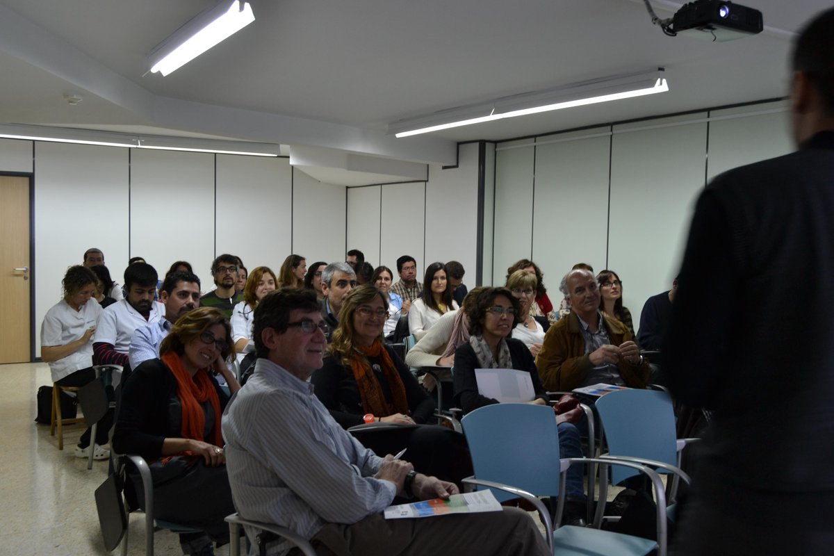 mesarvidao's tweet photo. @marcfortes ilusiona a  asistentes con su discurso sobre EPS y cambio en #1jiap @infermeria Él es #Enfermeriavisible http://t.co/my9eh1Hxaz