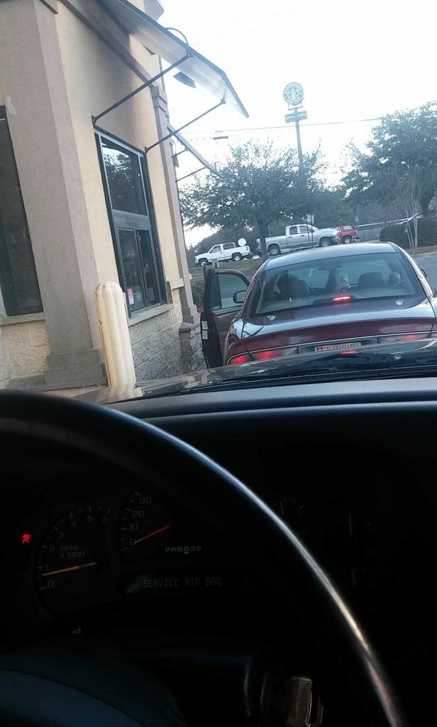 SouthernDriving's tweet image. When the window won't roll down...