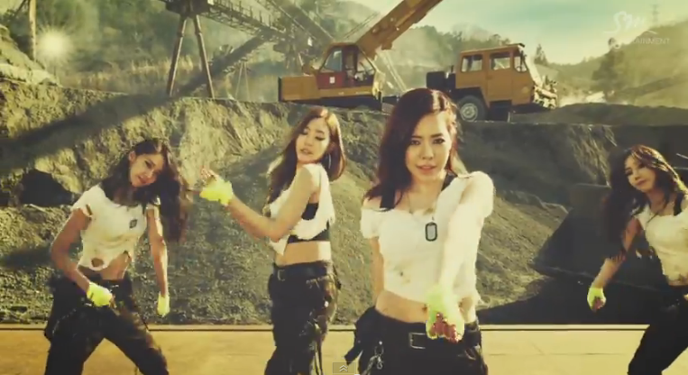 seulililac's tweet photo. SNSD 'Catch me if you can' mv (CAP) Taeyeon #CatchTaeyeon #catchGG #CatchMeIfYouCan http://t.co/vR0NyOLbqt