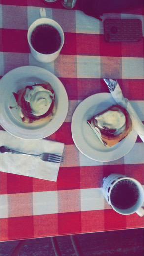 abbyprich's tweet photo. Looking for a cinnamon bun the size of your face? Hit up Porter's in Murrayville. #porters #comm270 #twu http://t.co/ODaFIFAbbD