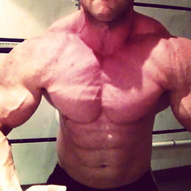 simonclbaxter's tweet photo. These pics are 7weeks out from my first show. More coming up each week now to track progress..Excited!! #freakonstage http://t.co/DYs3Iuw7oV