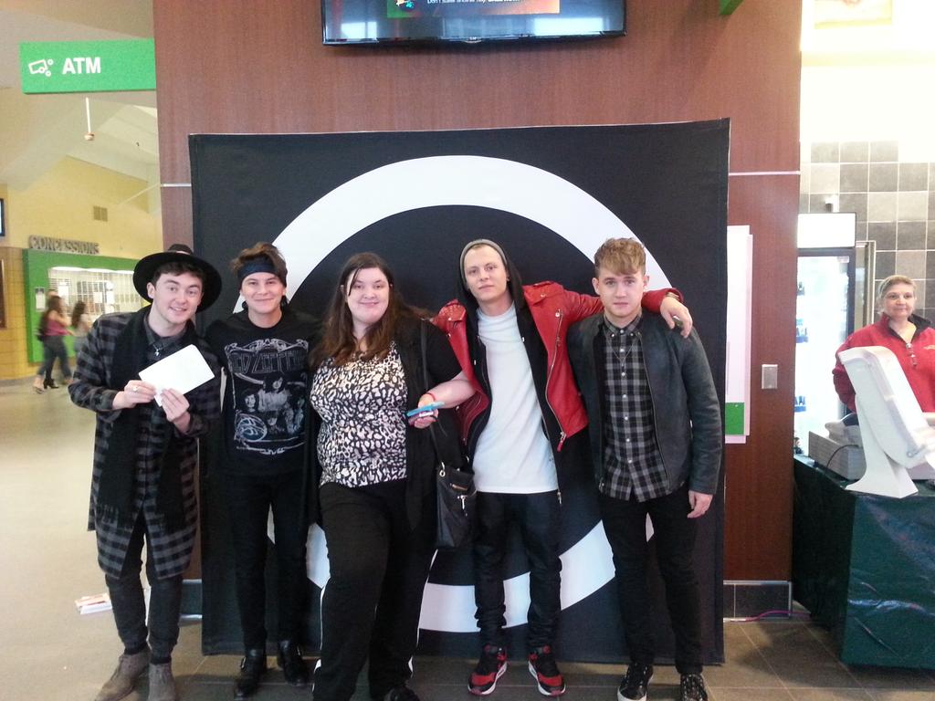 rixtonprojects's tweet image. I love the boys so much 3/15/15 ♥ Can't believe its been almost a month already. I miss them ♥