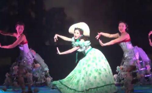 CCNJuRZUwAALD9x.jpg:large