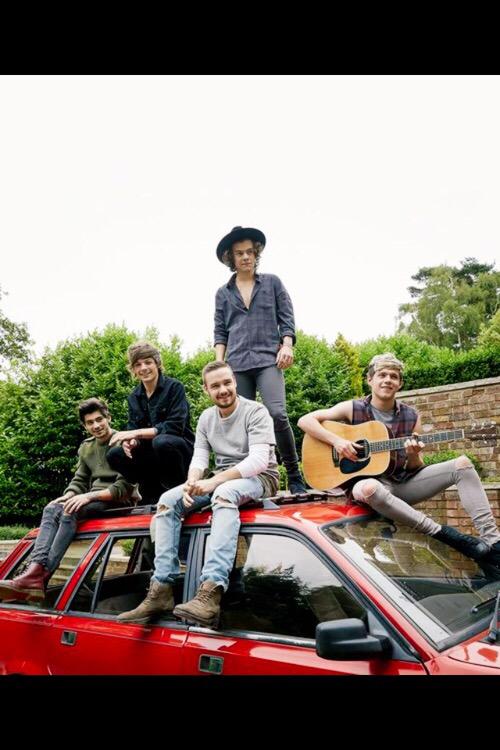 Just how fast the night changes

#CelebrityAwards2015 
#OneDirection