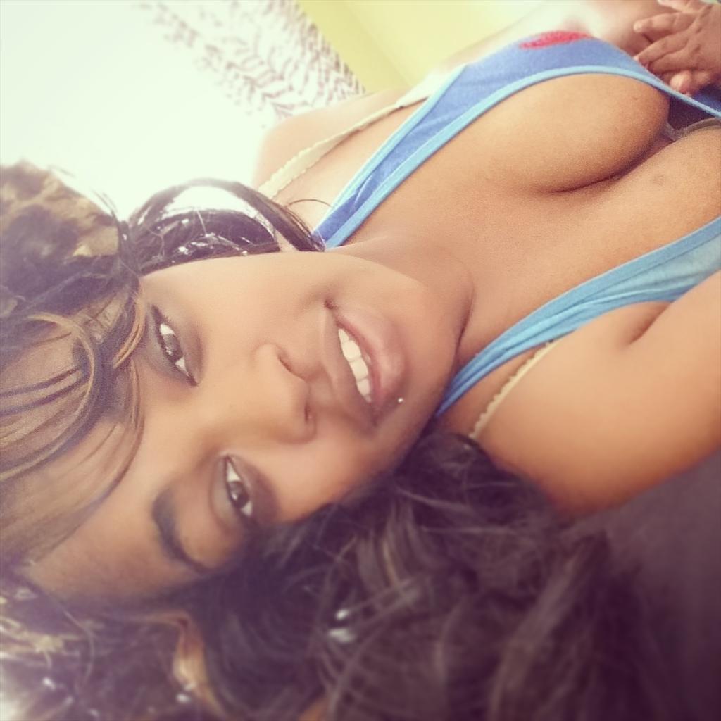 ChanelElyse's tweet photo. Just incase you forgot cuz it's been so long... 💅💅 http://t.co/4G86oSqmK5