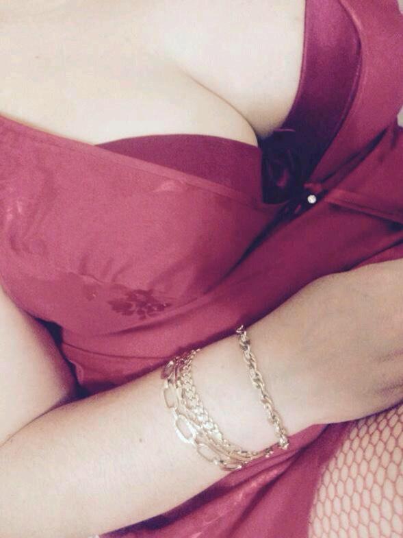 تعبت من حلماتي وكسي اكثر منها 😫💔