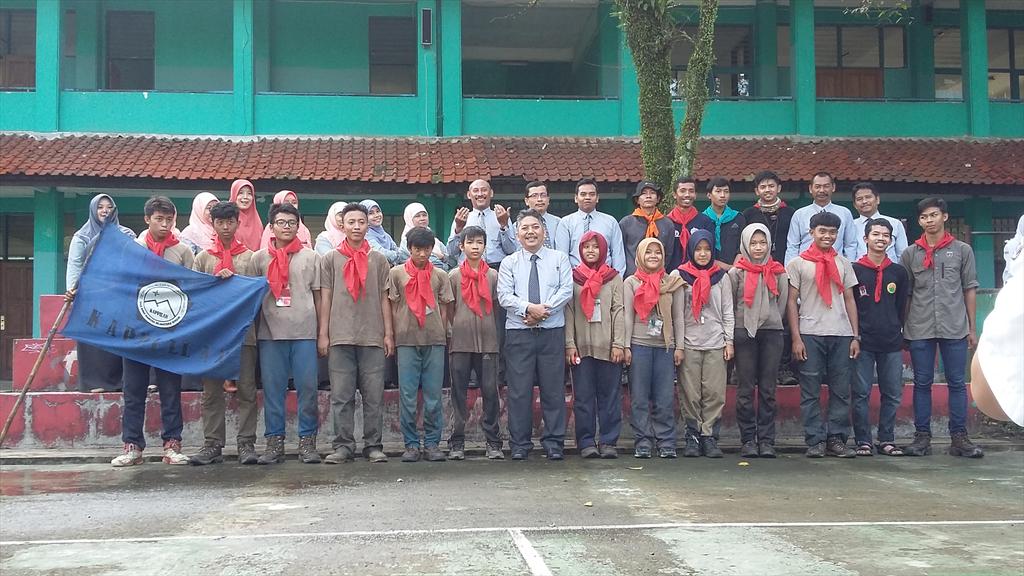 KappilahBBS's tweet photo. @krsnwnilhm @asrifebriina @sstvsalma @Anisyagstn @rizqi_muharam @Mbah_Kadir @Alkautsarceasar @yanwar_7 @SMABBSBogor http://t.co/20eF6lnlco