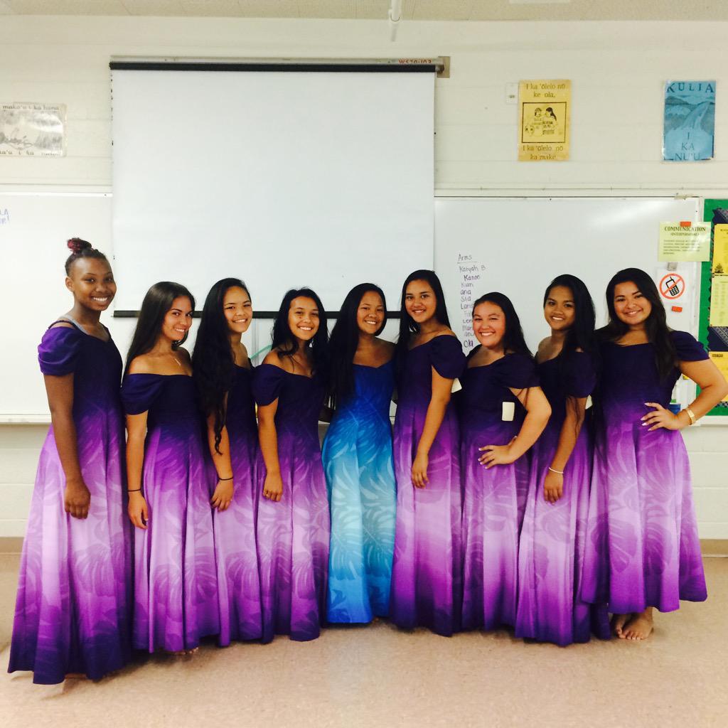 alyssa_kihei's tweet photo. One thing I π bout hula, the sisters I make ππ #Polydance http://t.co/EmmHTjblBV