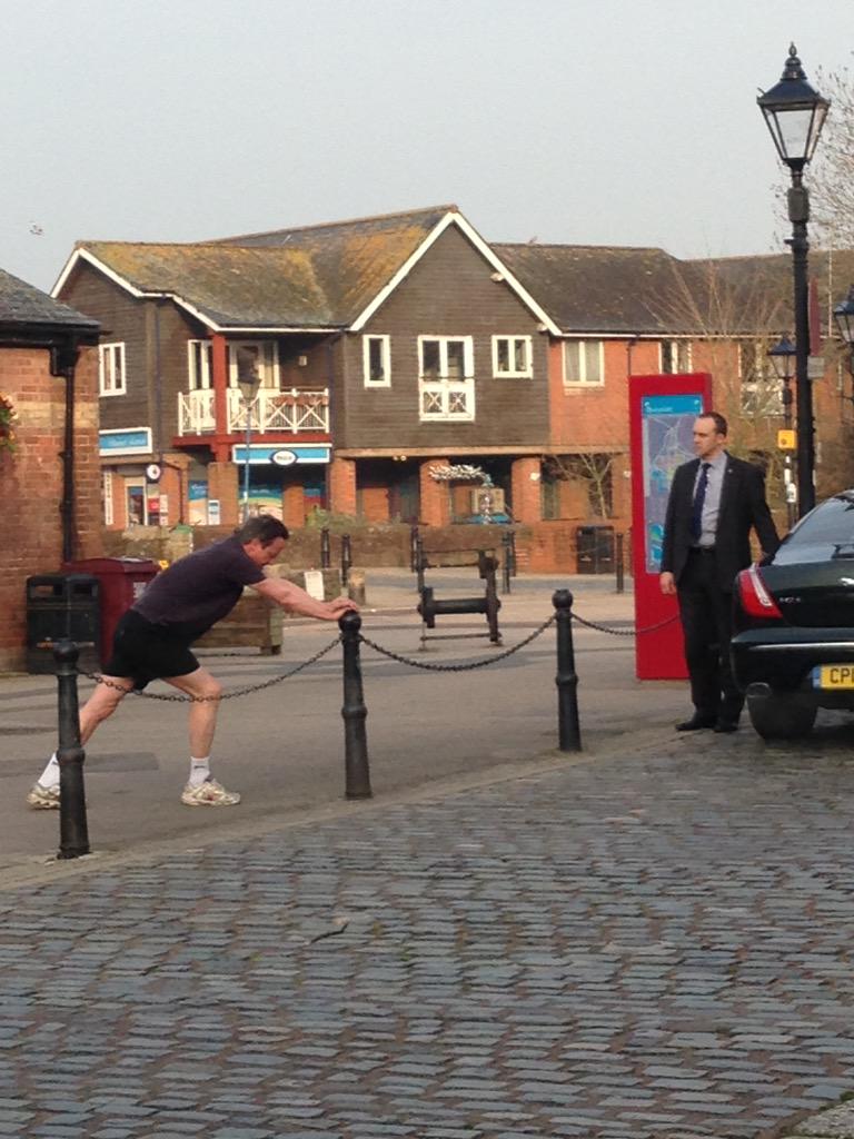 TheProspect1's tweet photo. The @Number10gov after his jog along @TheQuayExeter @ExpressandEcho @TheExeterDaily @WMNSunday #Election2015 http://t.co/lmsKYmzhWB