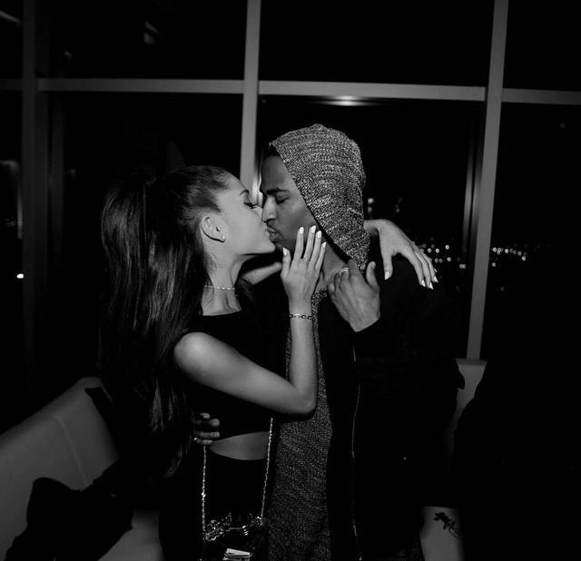chroniclesofari's tweet photo. Started with a crush, i call you my man 🎶🎶 http://t.co/3JpatggGjb