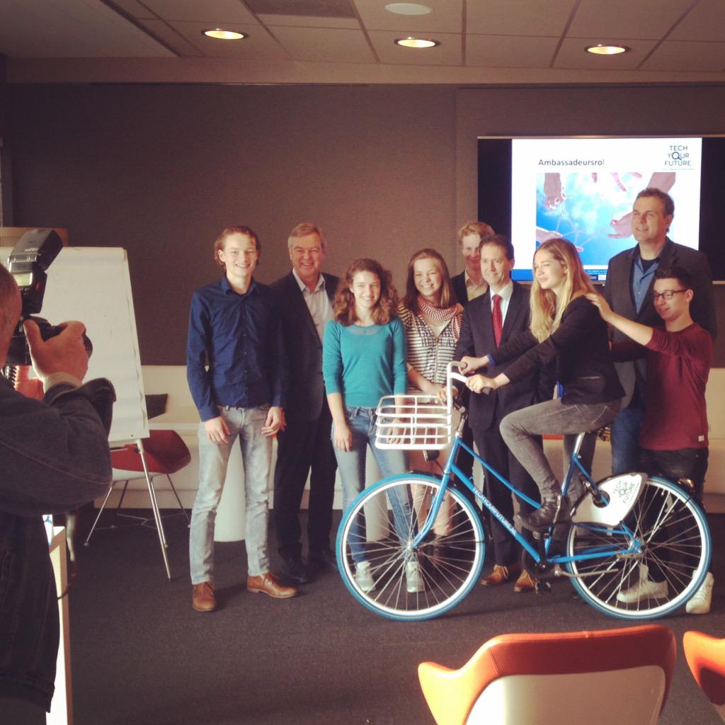 TechYourFuture_'s tweet image. De #jongerenraad @Overijssel_ wil graag #techyourfuture ambassadeur zijn! #tech #overijssel