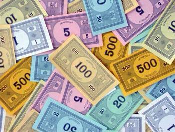 DylansDadHumour's tweet photo. Checking for counterfeit notes when players deposit money at the bank in Monopoly #prudentbanker @storedadyphresh http://t.co/sVA3UgRAQG