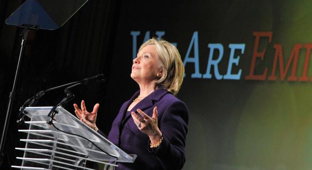 A3Noticias's tweet photo. Hillary Clinton anunciará su candidatura a las presidenciales este fin de semana
http://t.co/FIDyXlWwGx http://t.co/UmbGEg5LEZ