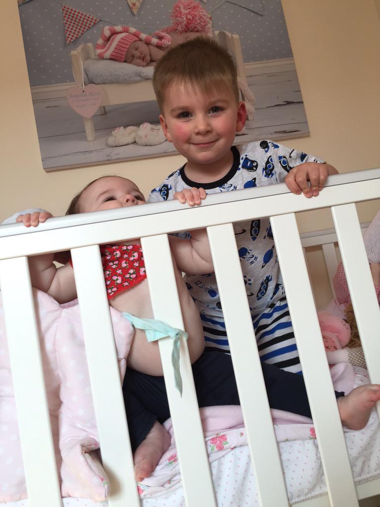 LilLadyamy's tweet photo. Loony bin kids #babiesoftwitter http://t.co/z5p6c9MbSf