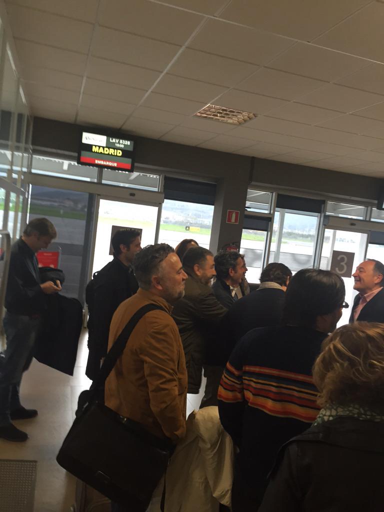 jpiedrahita's tweet photo. 👋 Sanse, Premios #cmvocento #GenioInnova15! Estuvistéis 👌!! Lets go back to Madrid. Luego los videos en @MkDirecto! http://t.co/z0RaZwxDWy