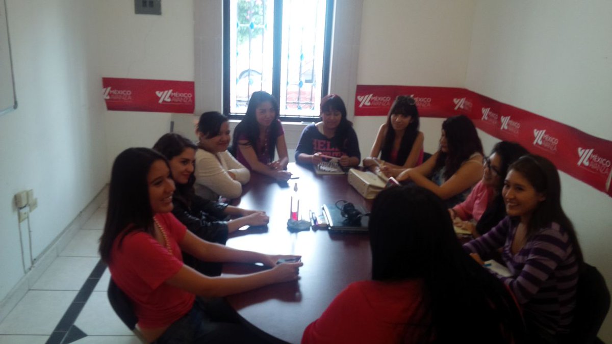 MujerAvDgo's tweet photo. Hoy en nuestra primera junta como MUJER AVANZA MUNICIPAL 
#UNIDASvamoscontodo #empezandocontodalaactutud
@MujerAvzDgo http://t.co/lAeC4IkDqx