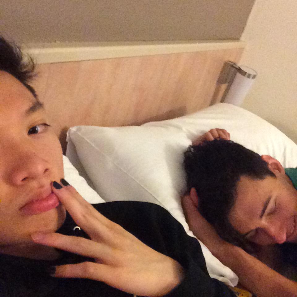 TheJelBel's tweet photo. My phone was hijacked last night by one @_dwking feat. @dwsharp and some black nail polish #hotelantics http://t.co/lUYNkgDIWA