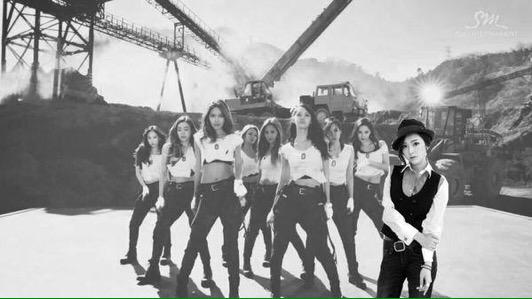 karnnsone's tweet photo. นั่นไงๆเจสสิก้านั่นไง😂😭😭😭😭😭 #cacthGG #catchJessica #CatchJessiIfYouCan #CatchMeIfYouCan http://t.co/qUPIWhySCf