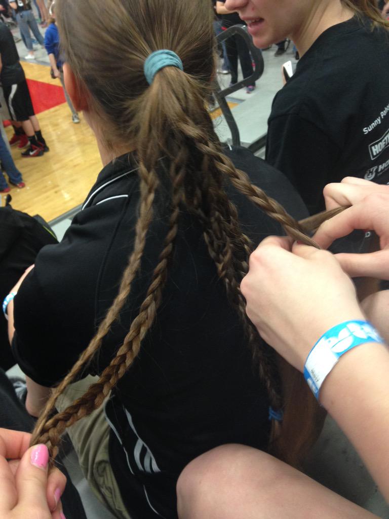 3BeccaJ's tweet image. #braidception #walkohhs2015