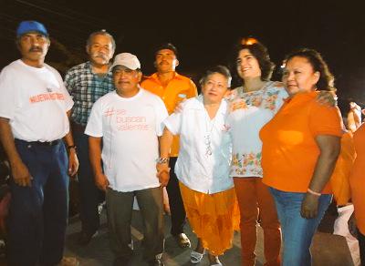 MovCiudadanoYuc's tweet photo. @RaquelEspita se comprometió a cumplir acciones en materia de salud, educación.
Adelante #AlcaldeValiente http://t.co/Unhzwz8RsU