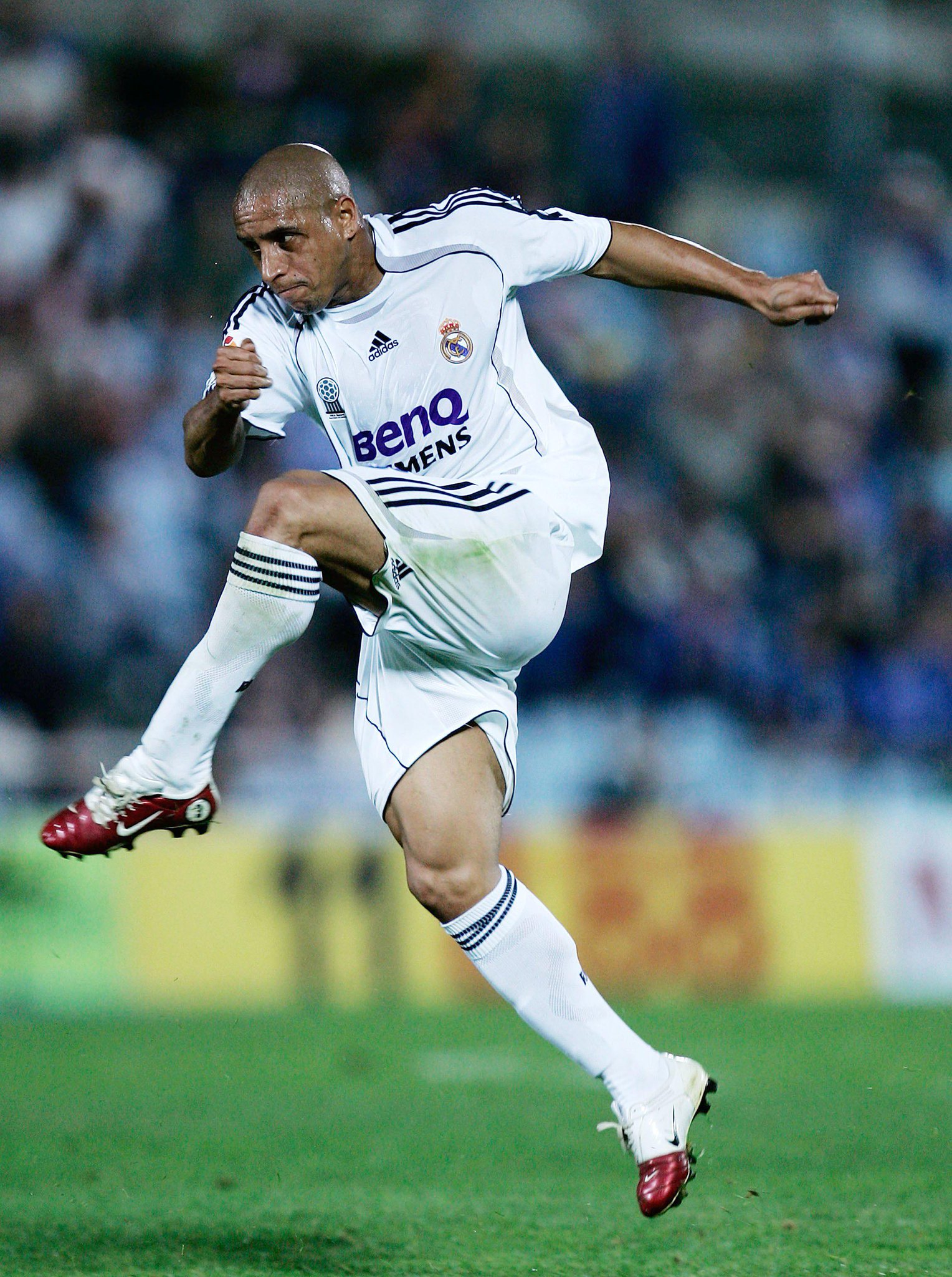 Happy birthday for legend free kick \"ROBERTO CARLOS\" 