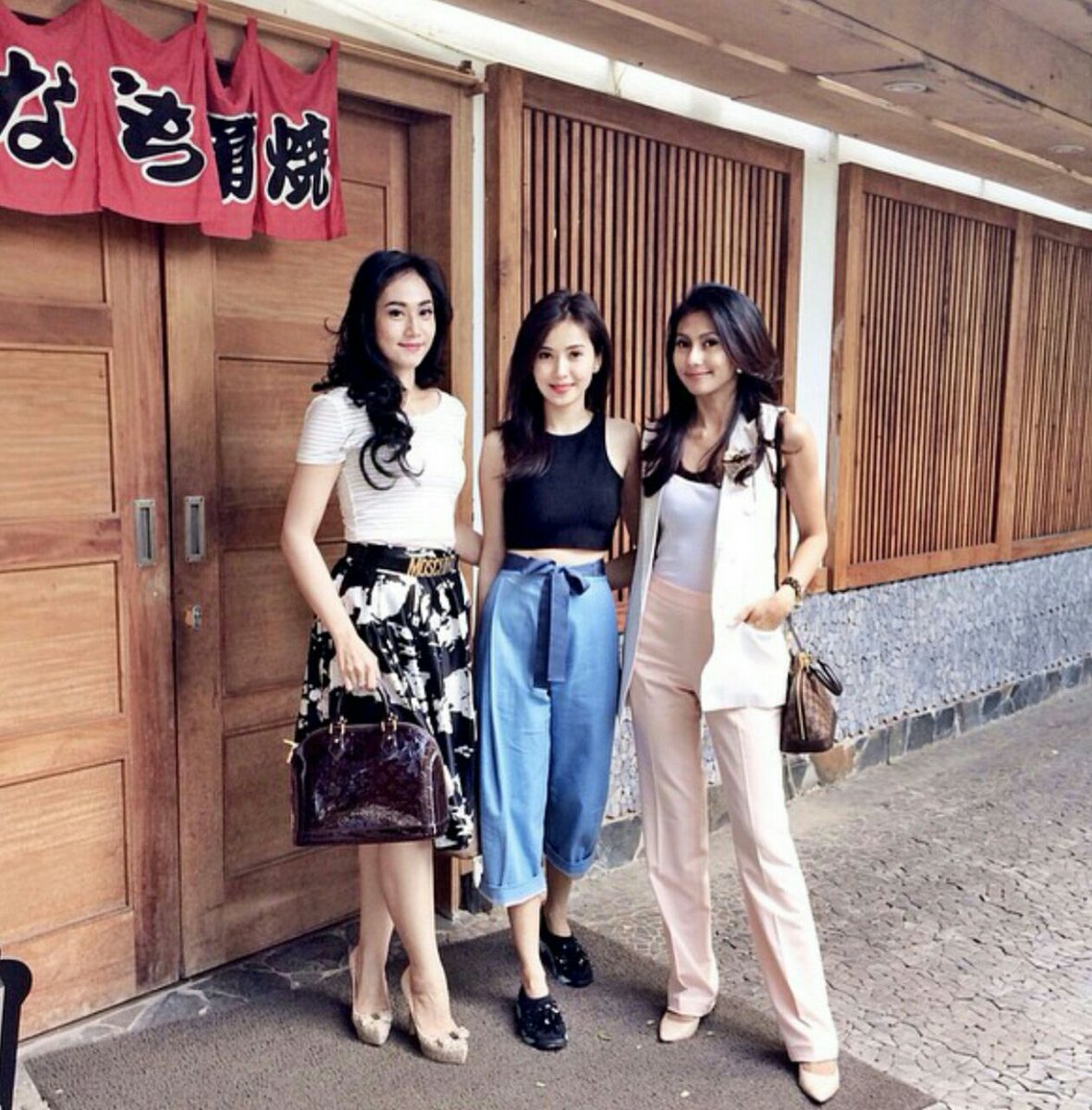 Dhitahot's tweet photo. Friendship never ends http://t.co/UD0mfn4sFM
