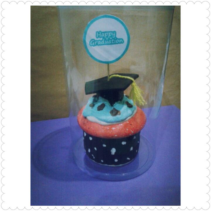 lanifitriii's tweet photo. lagi cari gift wisuda? order aja ini yang lagi recomended banget, beli langsung di @KOPMABSUPI http://t.co/WTU3D6wNgu