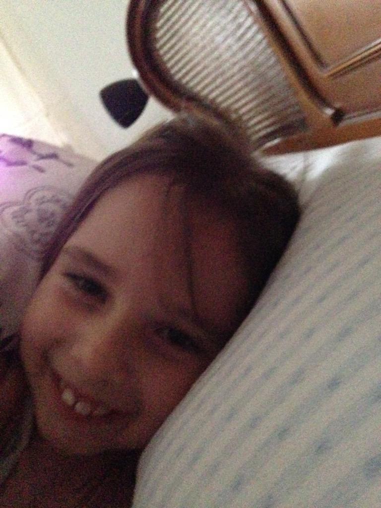 Evagg12's tweet photo. Buenos días con la niña mas preciosa❤️ http://t.co/R8R5DiPLLx