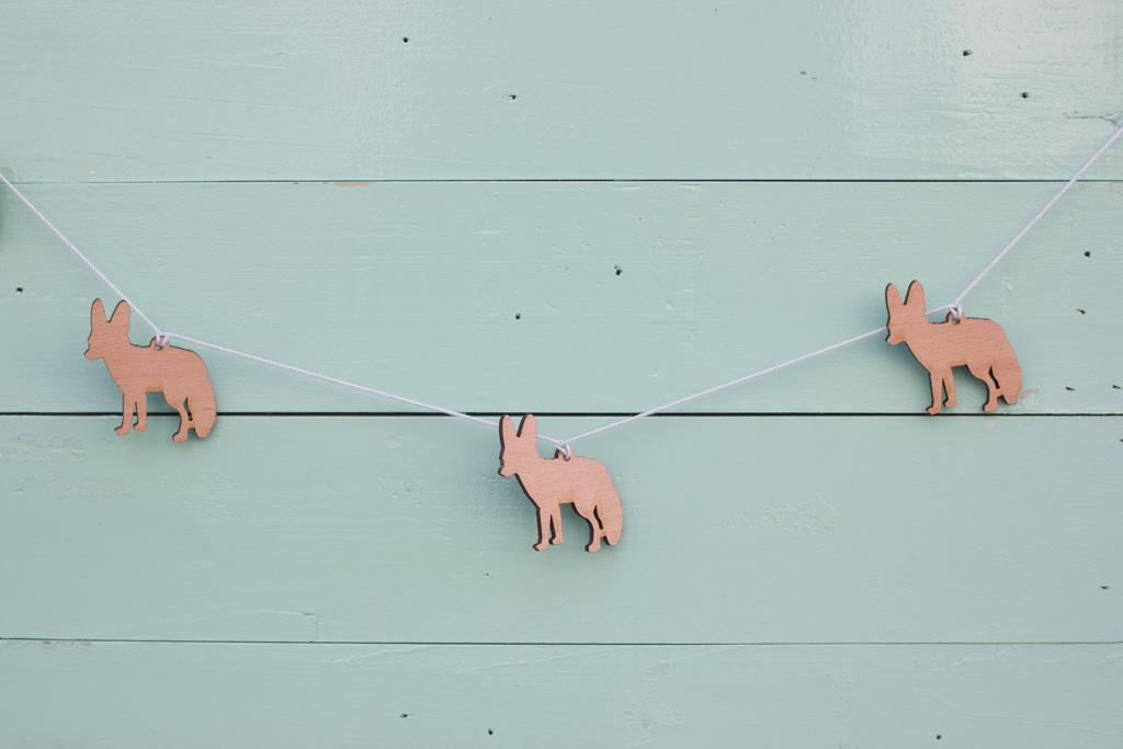 pepasparty's tweet photo. http://t.co/BEbogUaPs9 Novedades en la SHOP! 5 modelos de guirnaldas en madera y muy animalarias. http://t.co/WU6rZrna9c