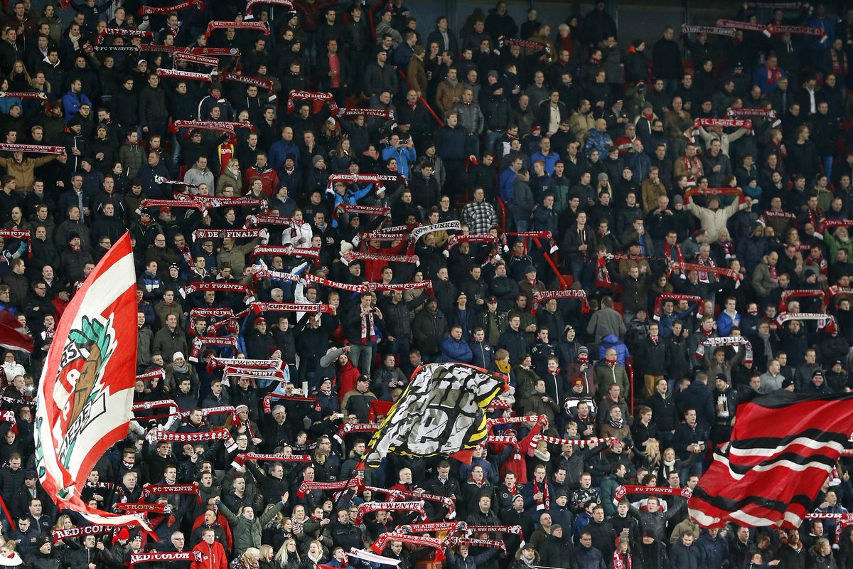 RETWEET als jij volgend jaar 'gewoon' weer in de Grolsch Veste zit! twentefans.nl/nieuws/16083/s… #wiestoatachtertwente